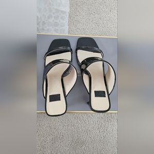 Louise et Cie Brand New Black Sandal